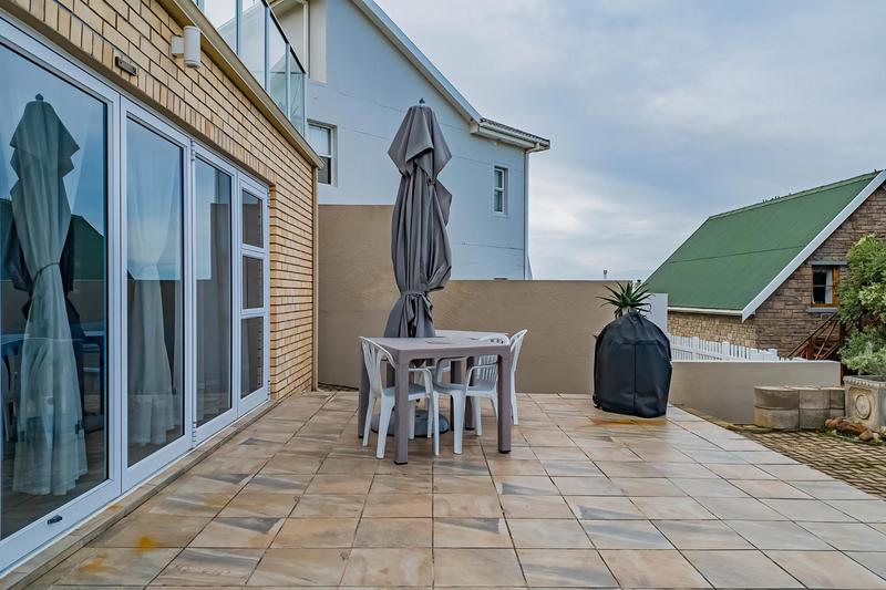 9 Bedroom Property for Sale in Outeniqua Strand Western Cape